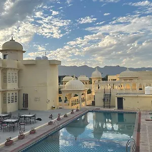 Resort The Burj Luxurious, Udaipur